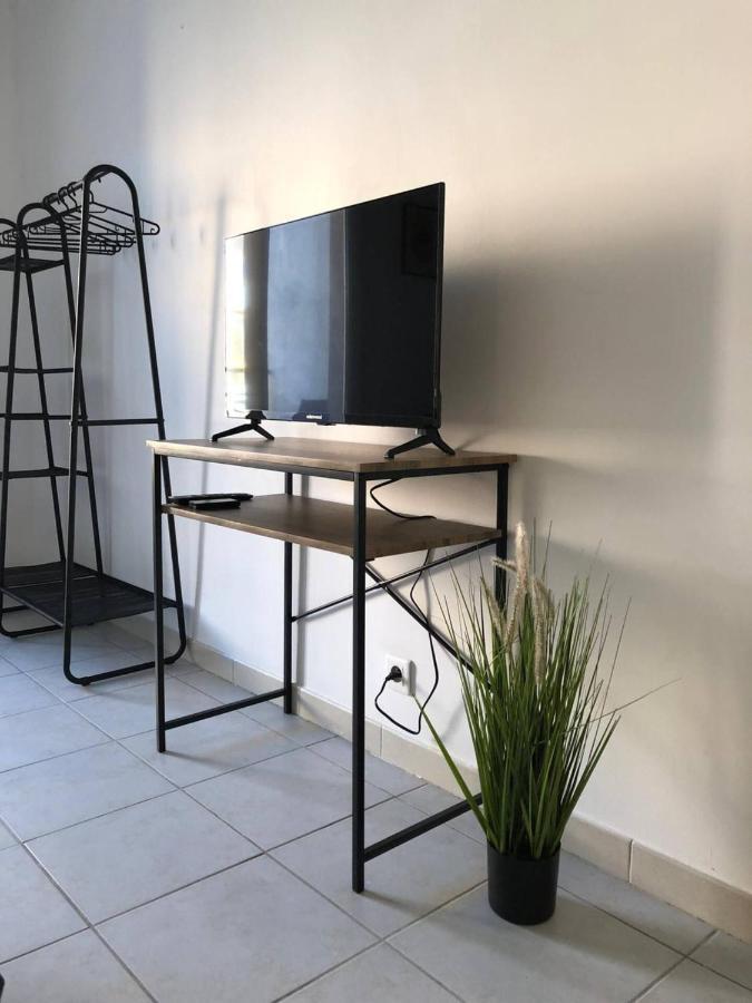 Studio Le 2, Free Parking, Free Wifi, Transports Apartment นีมส์ ภายนอก รูปภาพ